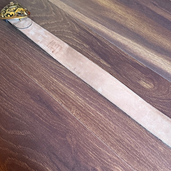 Gucci Brown Belt Made in Italy with Gold Heart Buckle Size 42 - Picture 12 of 12